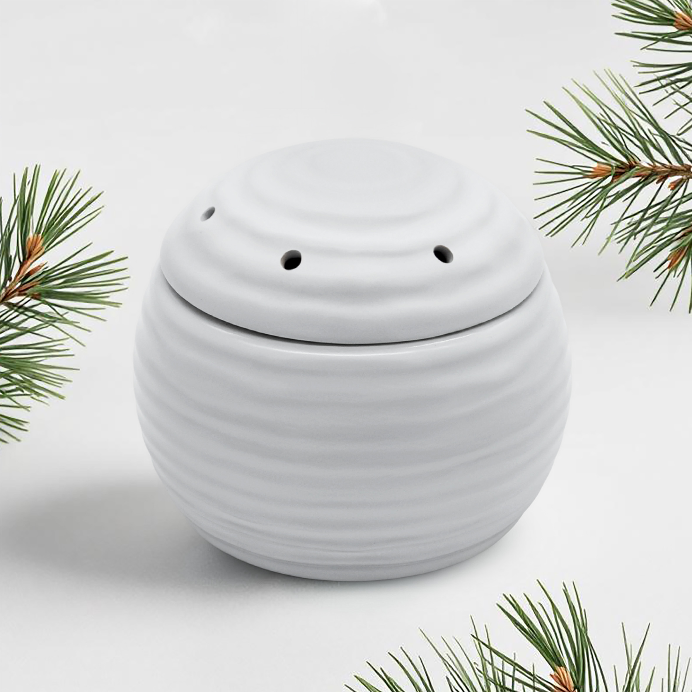 Elektrische Duftlampe für Weihnachtsduft Granulat - 10 cm - Keramik Aroma Diffusor inklusive 3 Beutel Duftgranulat 1x Wintertanne 1x Pininzapfen 1x Zimtstange