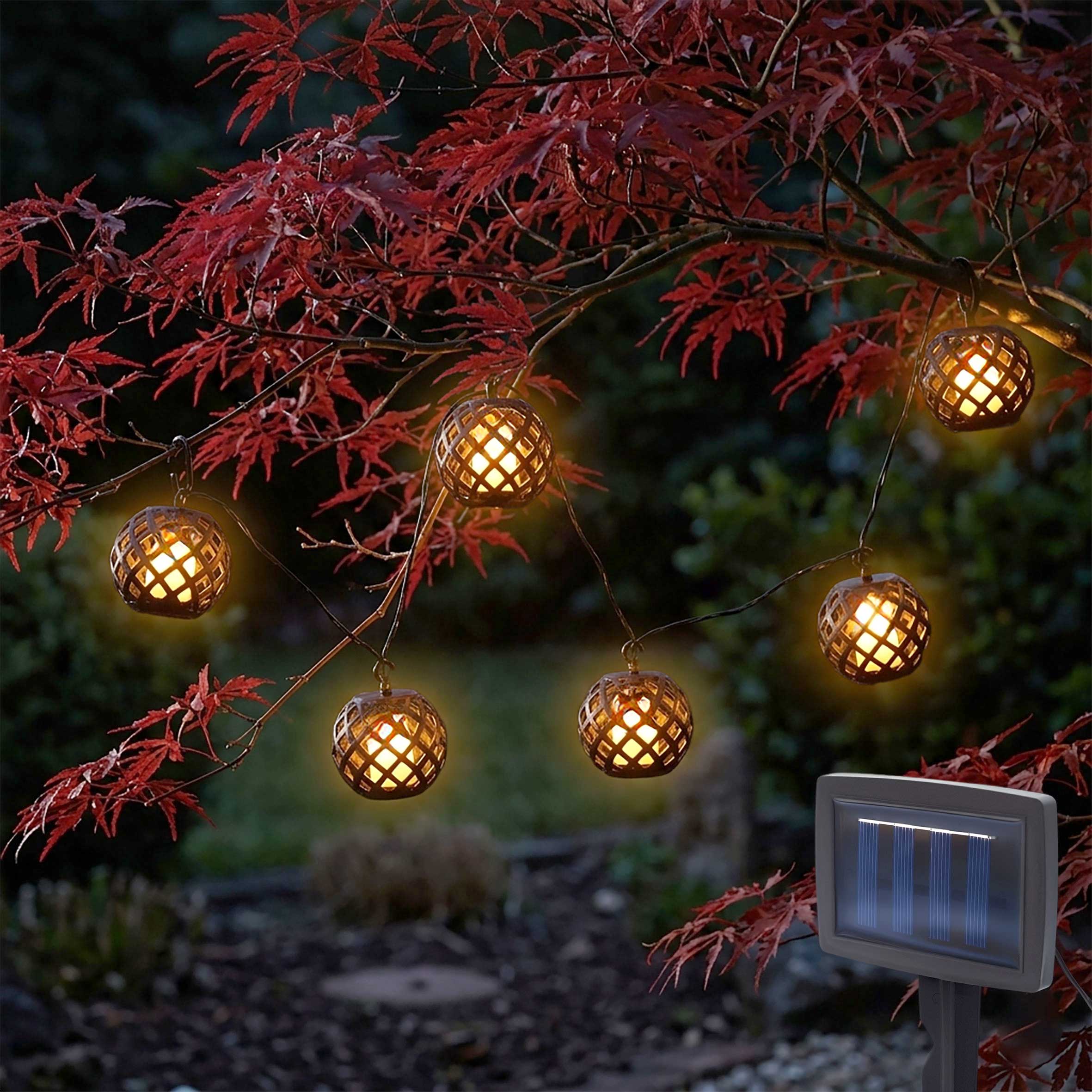 Solar Lichterkette 6 runde Lampions schwarz mit Flammen Effekt - 300 cm - LED Garten Dekobeleuchtung mit Flackereffekt