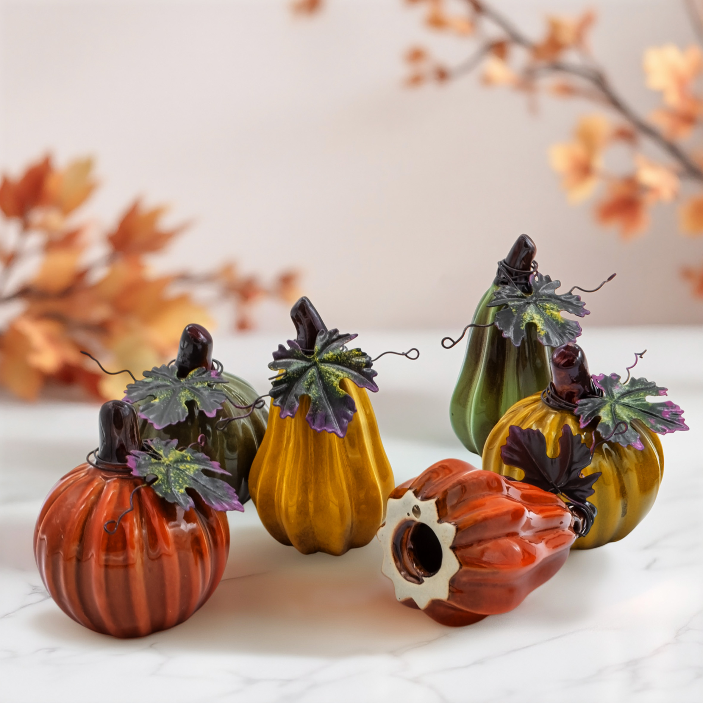 Deko Kürbis aus Steinzeug farbig lasiert - 6er Set - Herbstdeko Zierkürbis aus Ton zum Hinstellen