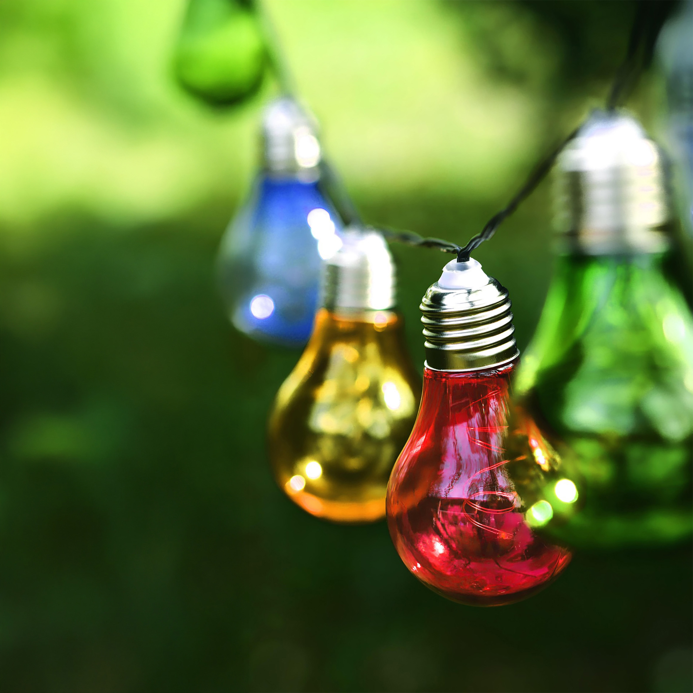 LED Solar Lichterkette mit 10 bunten LED Glühbirnen - 450 cm - Garten Dekobeleuchtung mit farbigen Lampen