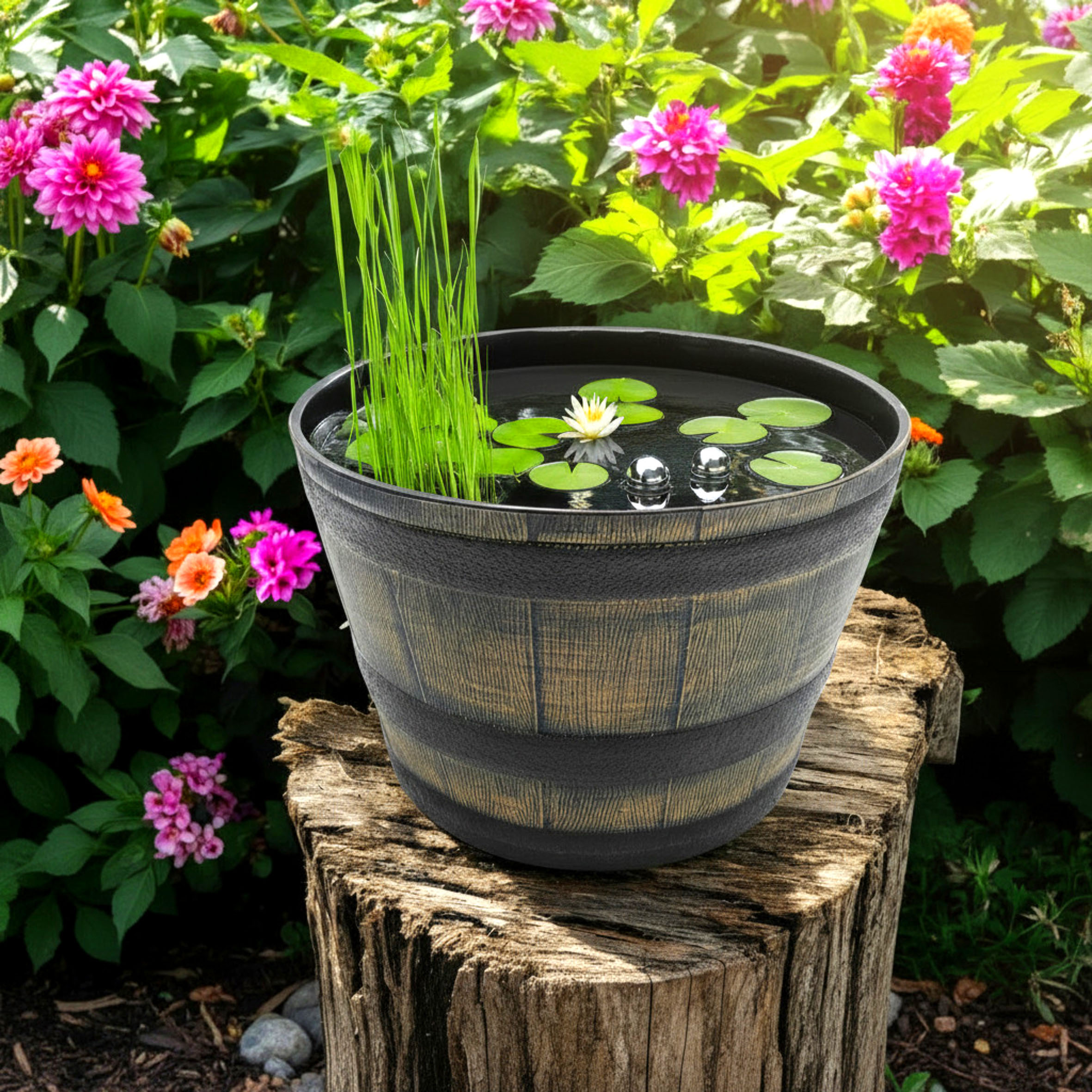 Kunststoff Blumenkübel in Eichenfass Optik braun - 39 cm - Mini Gartenteich Becken im Holz Wasserkübel Design