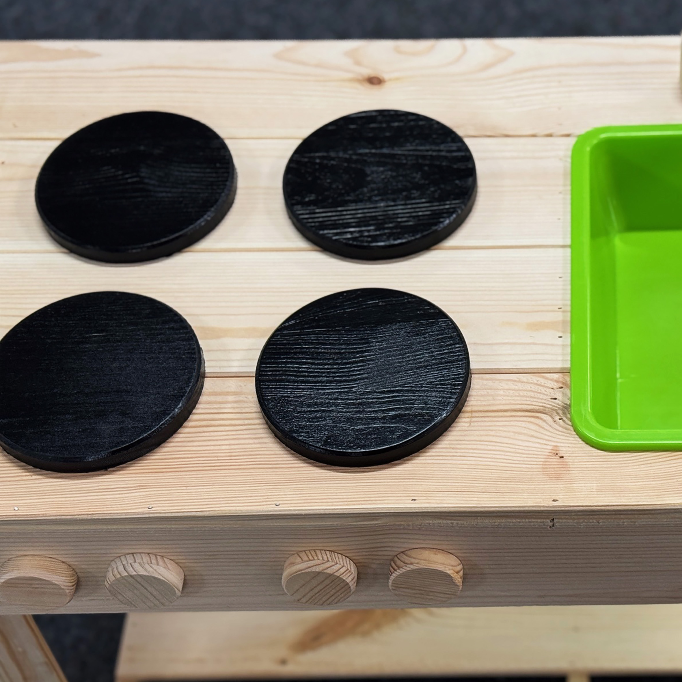 Holz Spielzeug Matschküche für Kinder - 72 cm - Spielküche mit Waschbecken und Herdplatten