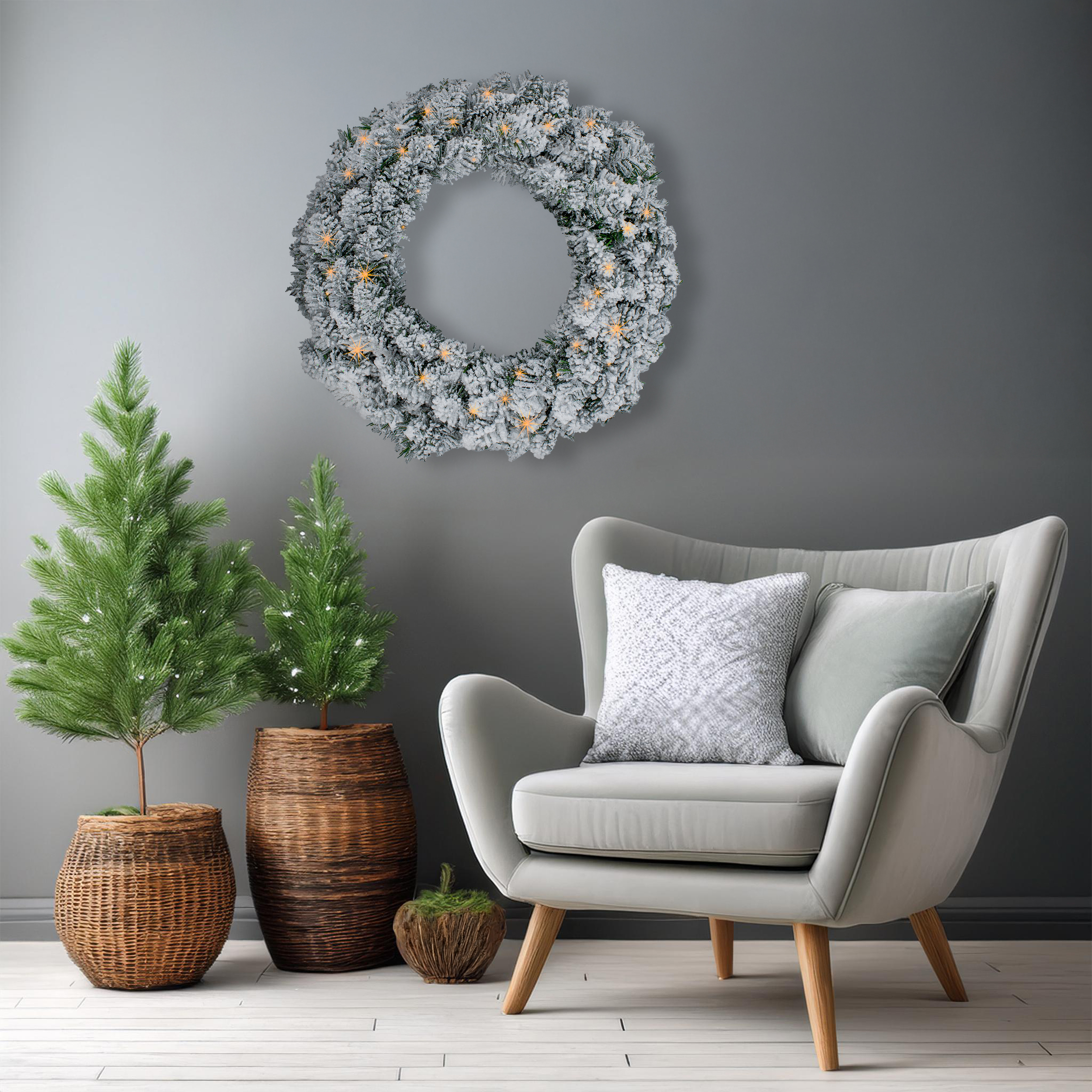 LED Tannenkranz mit Schnee und Glitzer warm weiß beleuchtet - 61 cm / 35 LED - Weihnachtskranz Batterie betrieben mit Timer