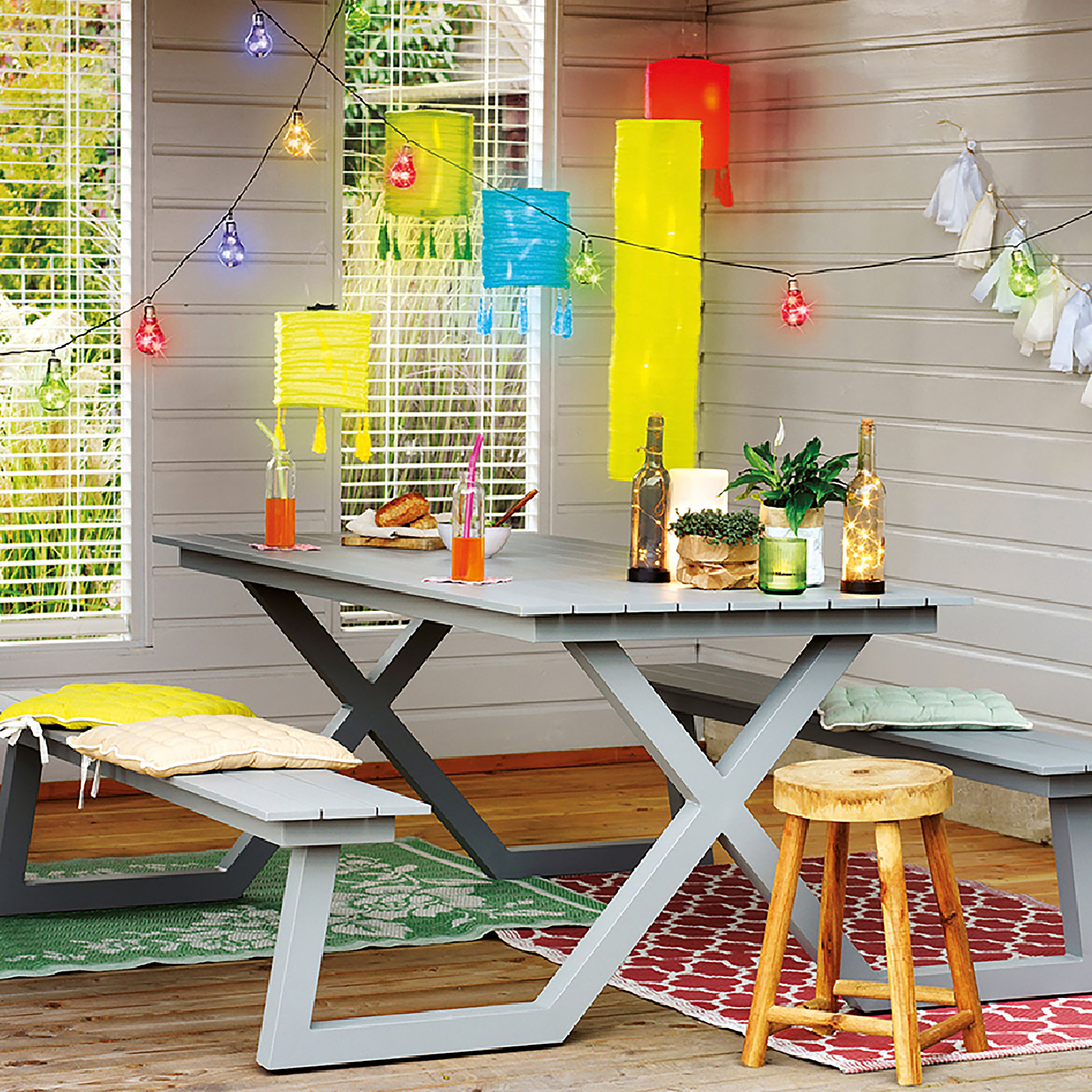 LED Solar Lichterkette mit 10 bunten LED Glühbirnen - 450 cm - Garten Dekobeleuchtung mit farbigen Lampen