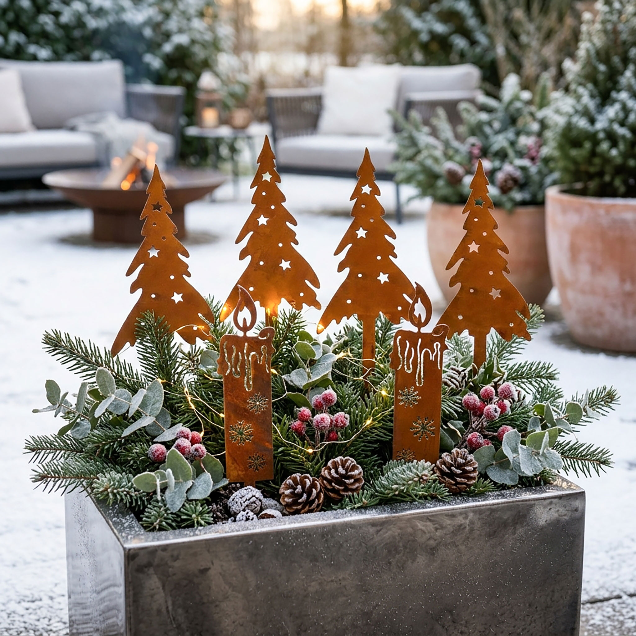Gartenstecker Tannenbaum und Kerze mit Edelrost 8er Set - 4x 28 cm | 4x 24 cm - Weihnachts Pflanzenstecker aus Metall mit Rost Patina