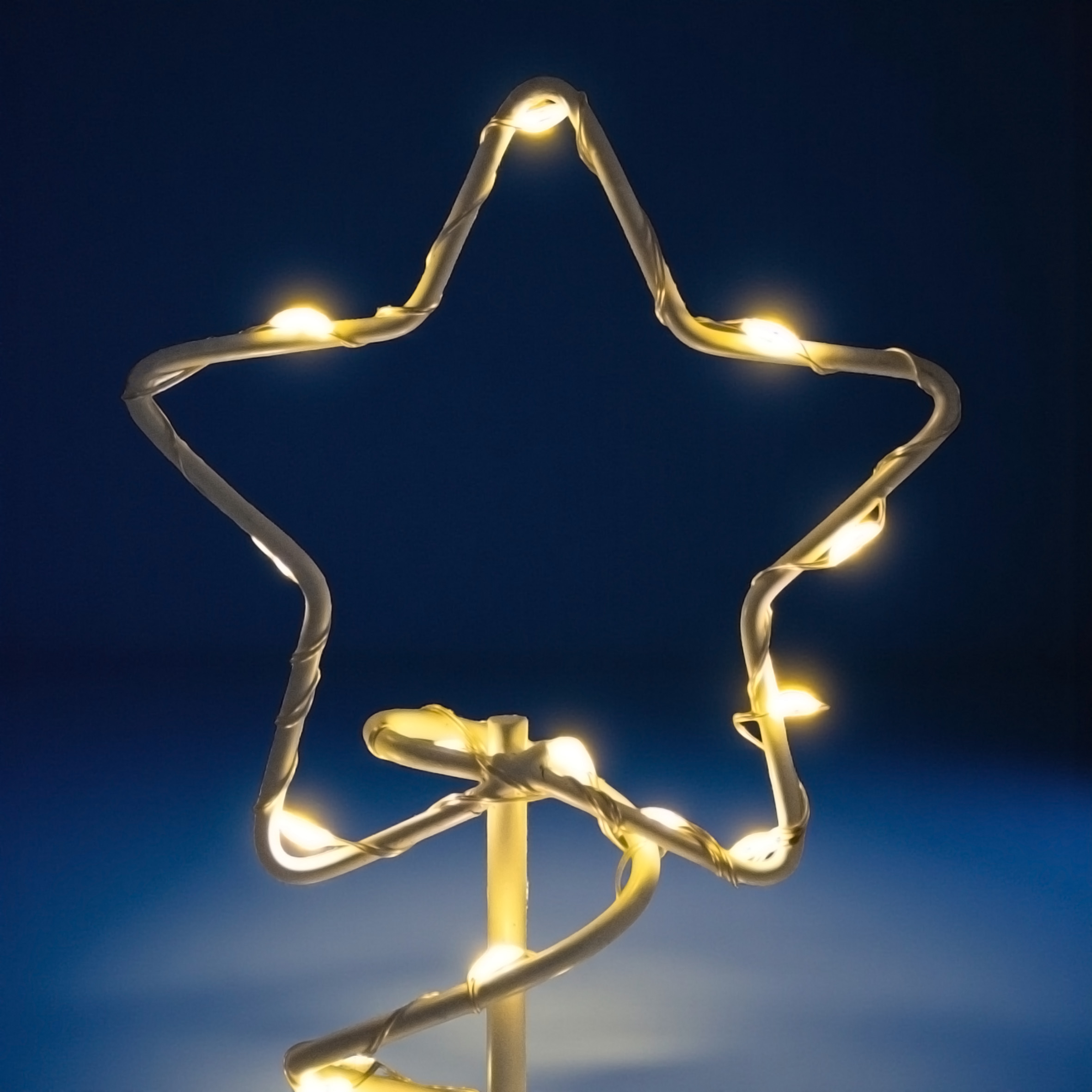 Lichterbaum Aufsteller 46 LED mit Timer batteriebetrieben - 53 cm - Tischdeko Metall Spiralbaum mit Sternspitze warm weiß beleuchtet