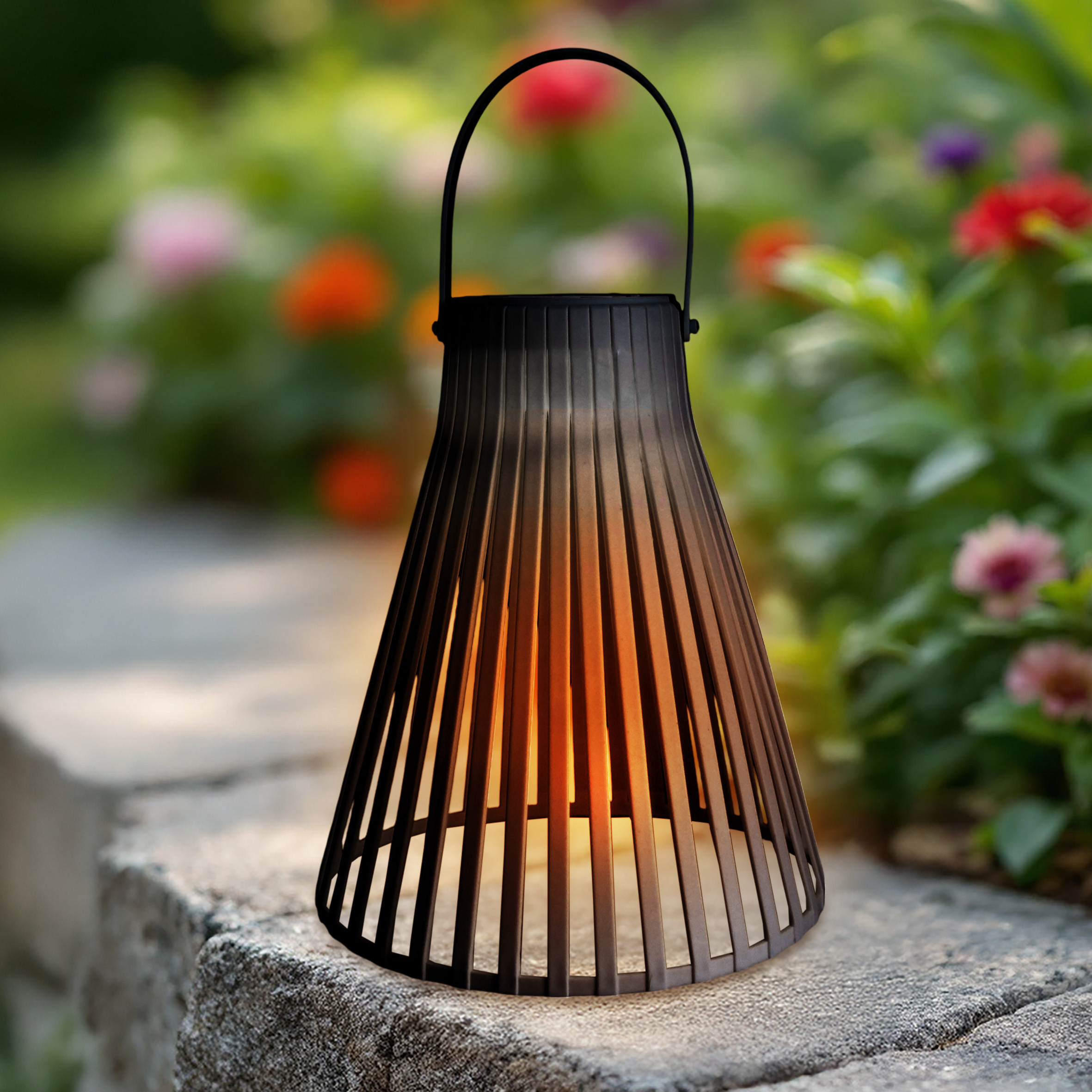 Solar Laterne schwarz in Trichterform - 23 cm - Gartenleuchte in warm weiß