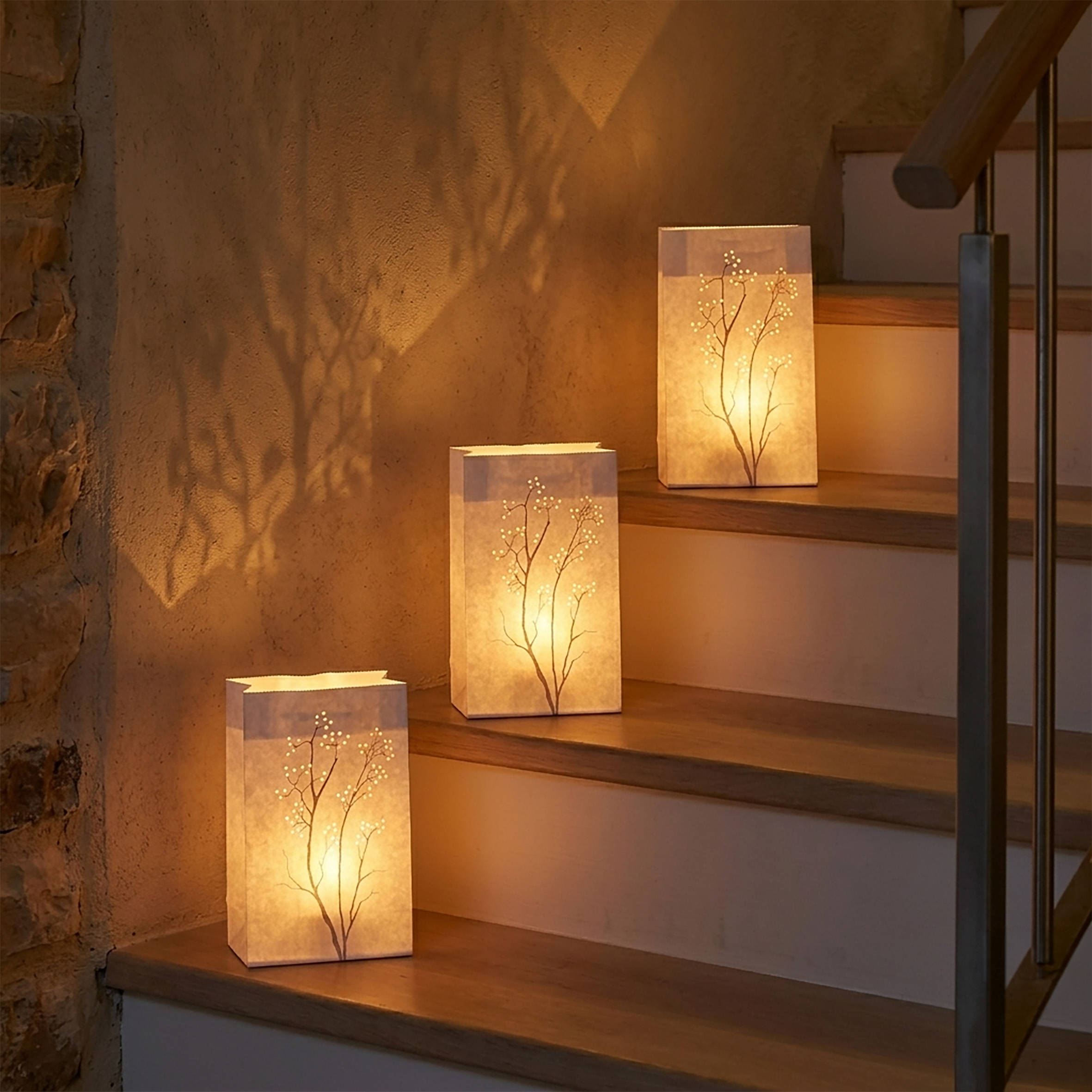 Lichtertüten Set inklusive 16 Teelichter mit 10 Stunden Brenndauer - 26 x 15 cm