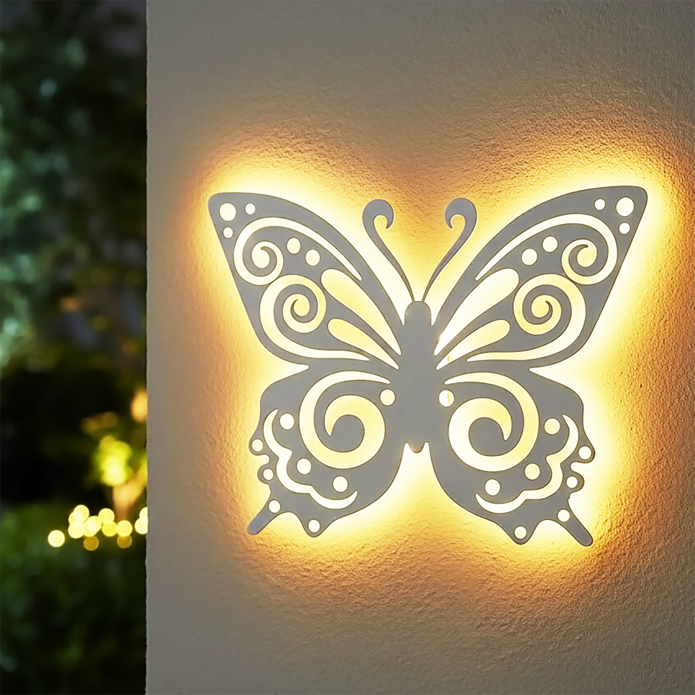 Solar Wandbild Schmetterling weiß mit 30 LED - 34 x 27 cm - Metall Wanddeko für Außen warm weiß beleuchtet