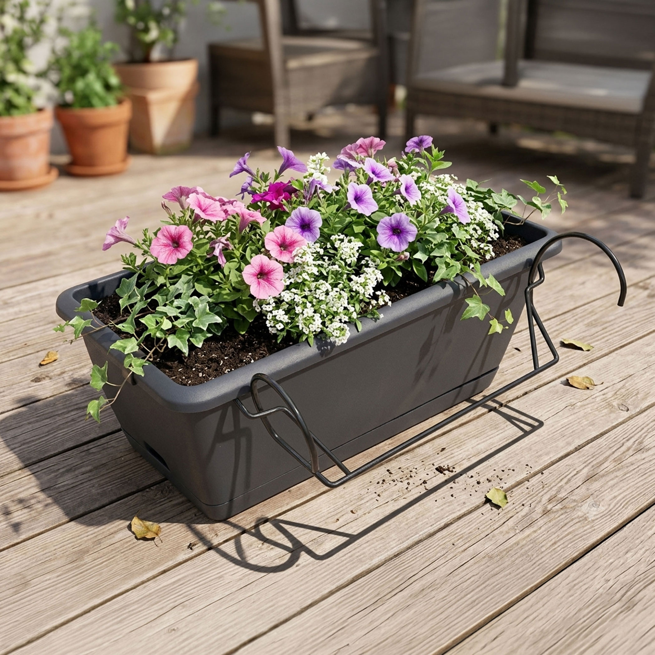Balkon Blumenkasten mit Halterung und Bewässerungssystem - 40 cm oder 60 cm - Kunststoff Geländer Pflanztopf in anthrazit - Blumentopf Pflanzkasten zum Einhängen mit Wasserablauf