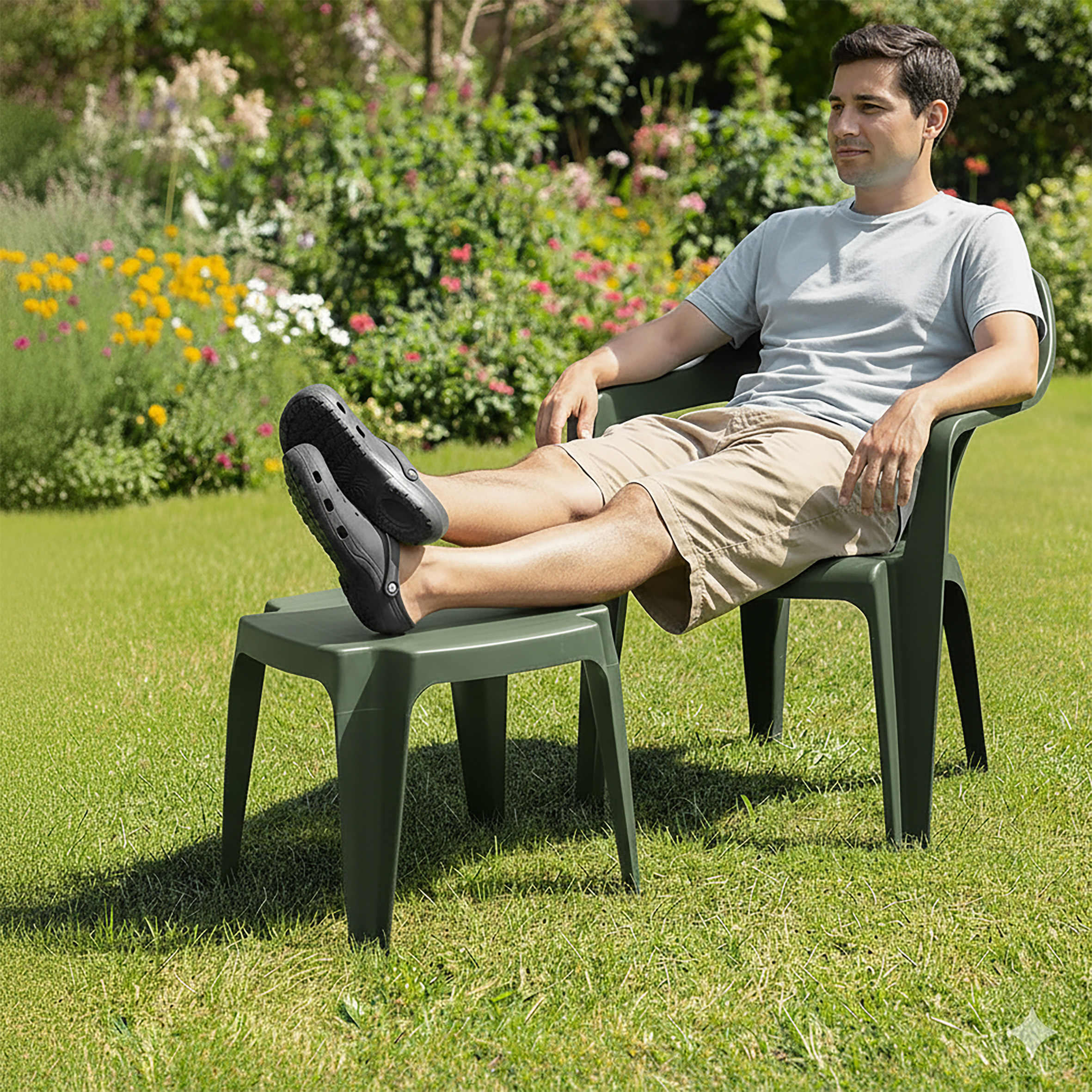 Kunststoff Mehrzweck Hocker 42 x 38 cm - grün - Fußhocker oder Beistelltisch für Garten und Balkon