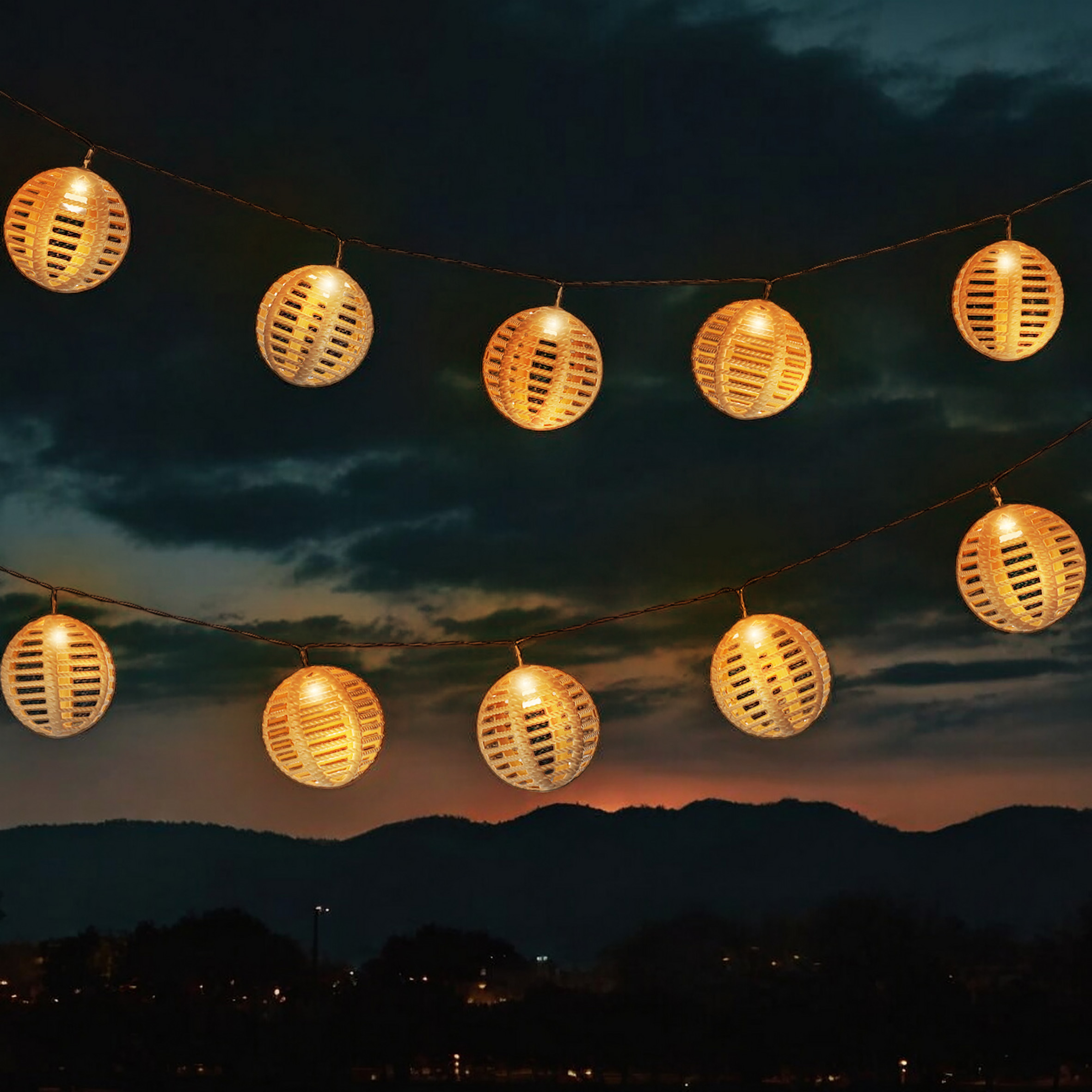 Garten Lichterkette Solar betrieben mit 10 runden Lampions in Rattan Optik auf ca. 270 cm Länge warm weiß beleuchtet