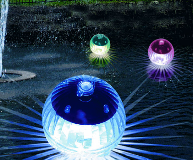 Schwimmende LED Kugelleuchten 4er Set mit Farbwechsel