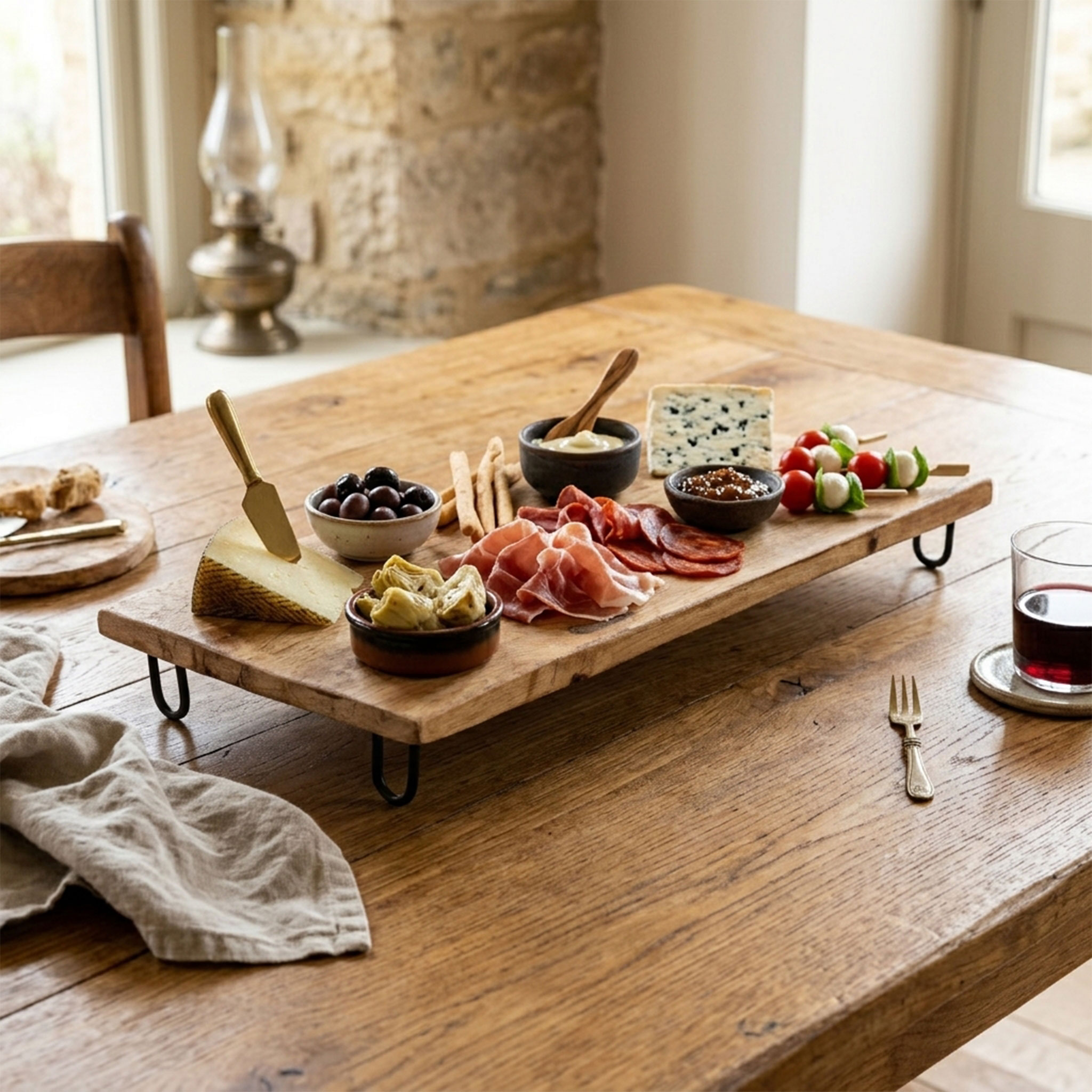 Mango Servierplatte mit 4 Standfüßen - 50 cm - großes Holz Tablett für Käse oder Tapas