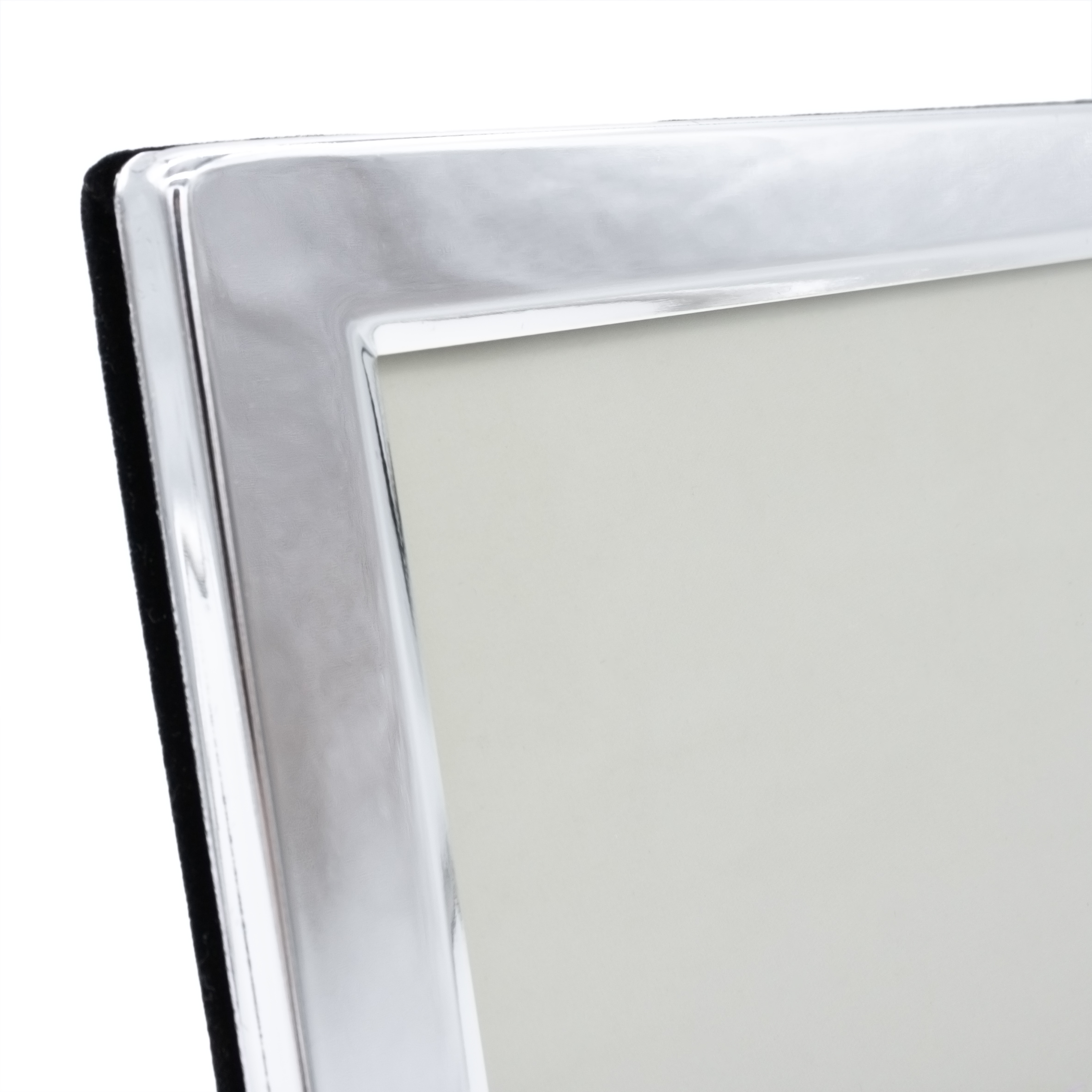 Fotorahmen mit flachem breitem Rahmen aus Metall in silber - für 15 x 20 cm - Bilderrahmen zum Stellen für Hoch- und Querformat Fotos