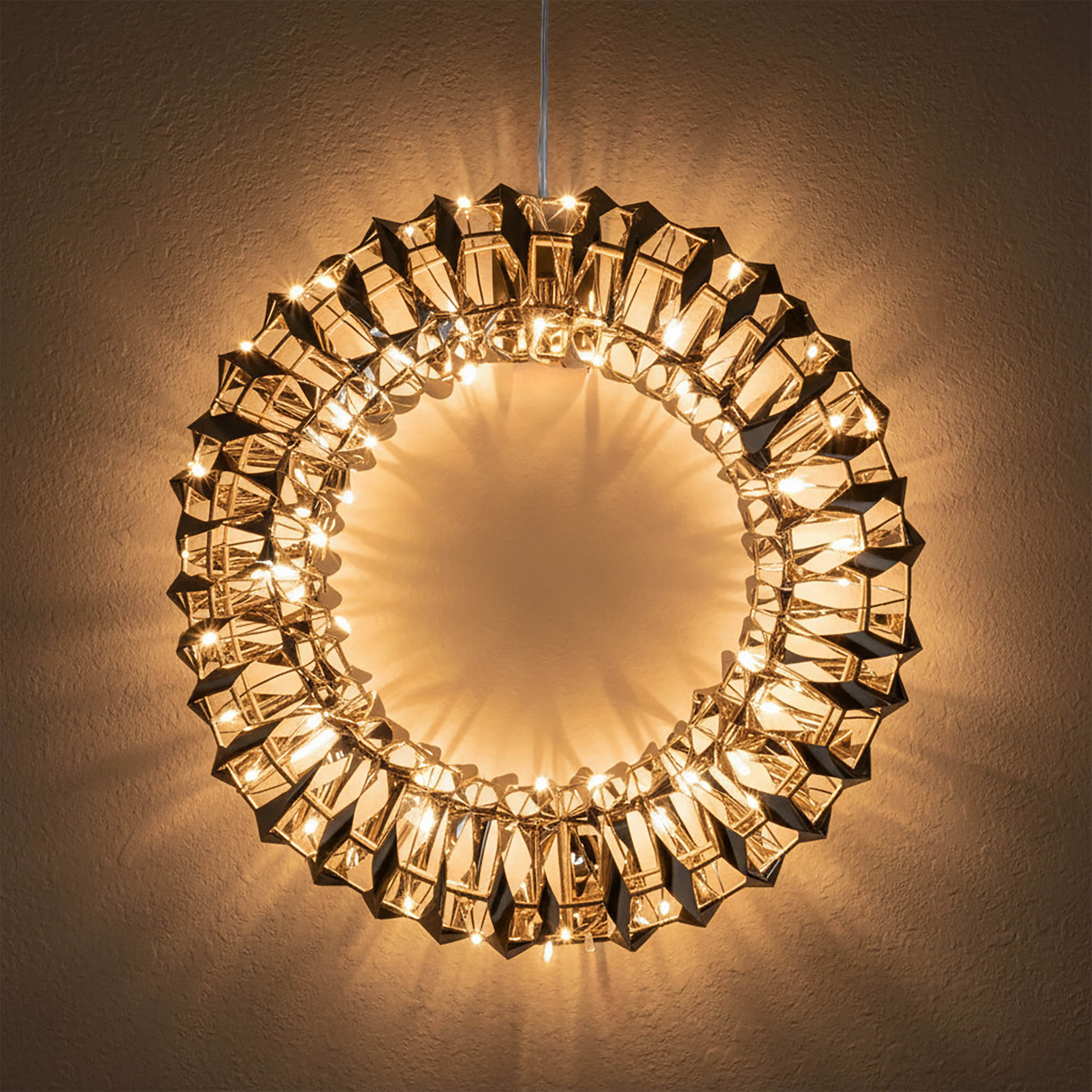 Goldener Ring mit 3D Effekt und Timer  - 30 cm - aus Metall mit LED Lichterkette umwickelt Batterie betrieben