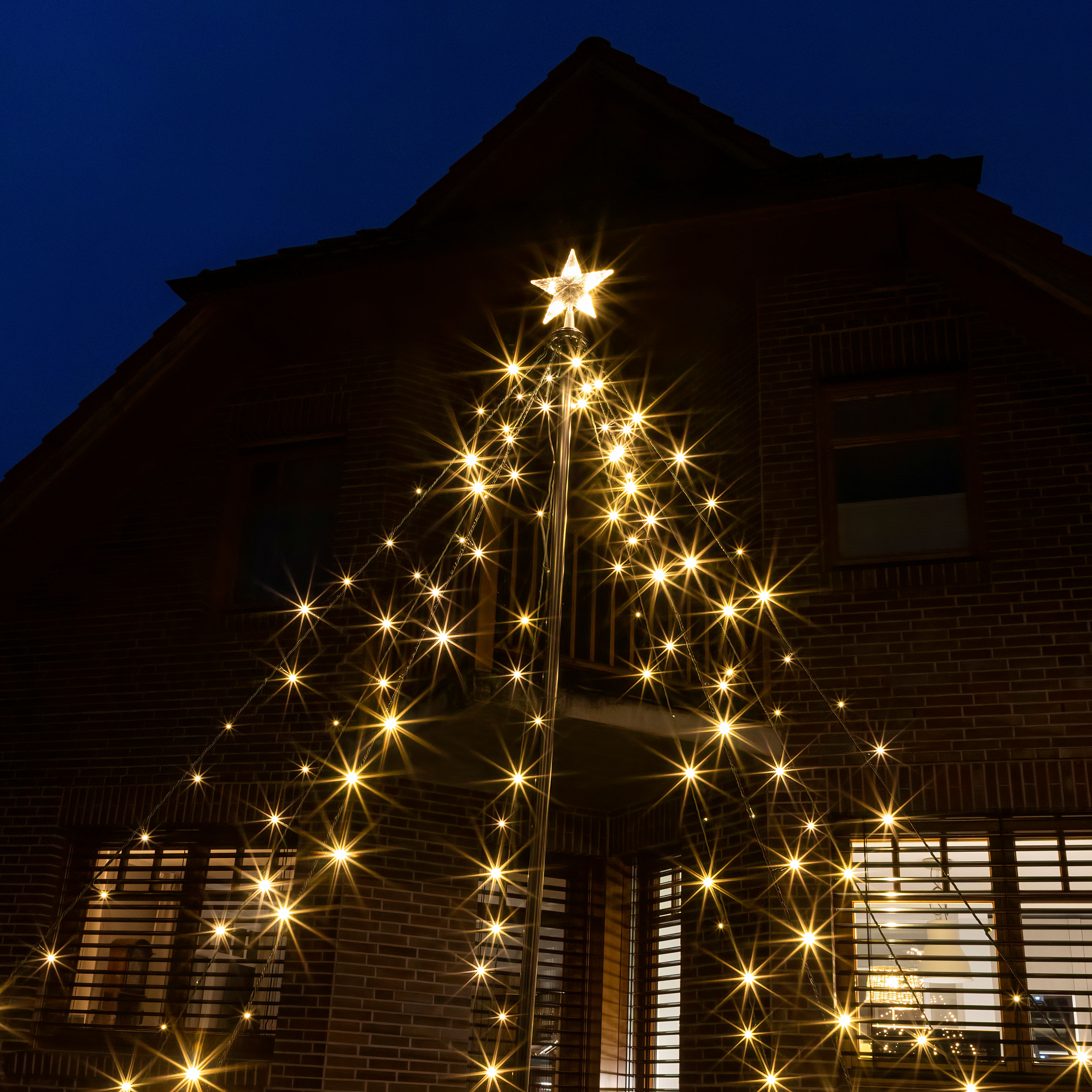 LED Lichterpyramide mit 200 oder 400 LEDs - Leuchtfarbe: warmweiß, Inkl. Timer Funktion mit Stern | 200 LED