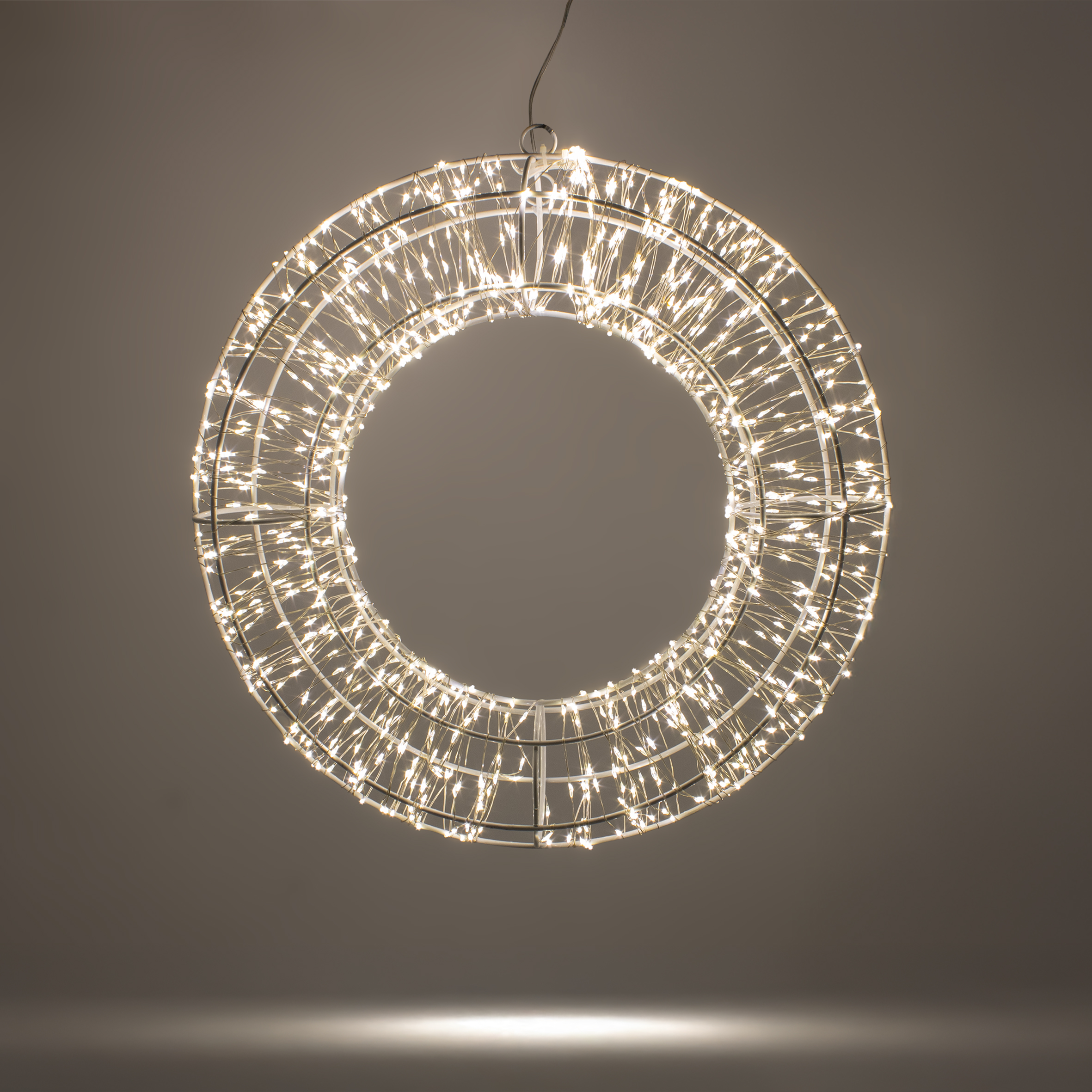 LED Metallkranz silber mit 960 LED in warm weiß - 36 cm - Deko Kranz zum Hängen für Außen mit Timer