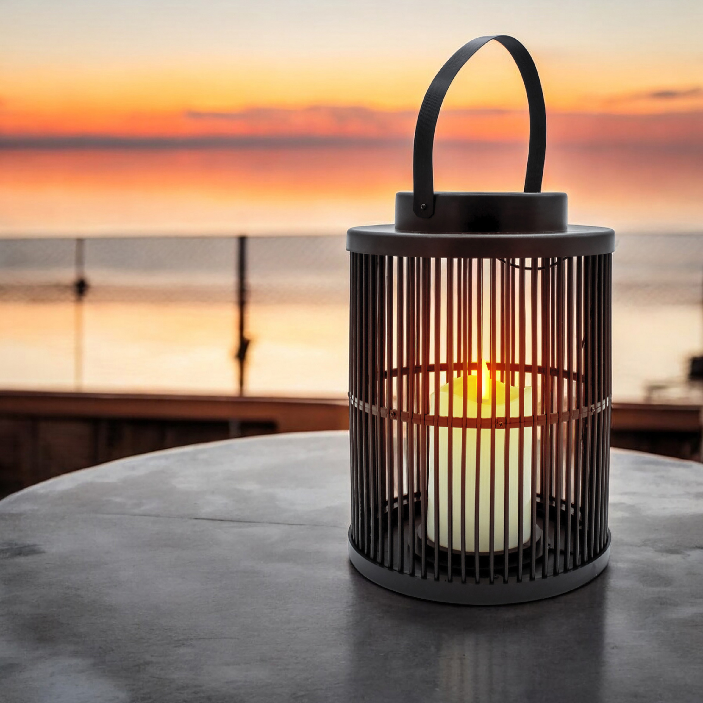 Solar Laterne rund mit LED Kerze - 23 x 18 cm - Gartenleuchte schwarz im Gitter Design