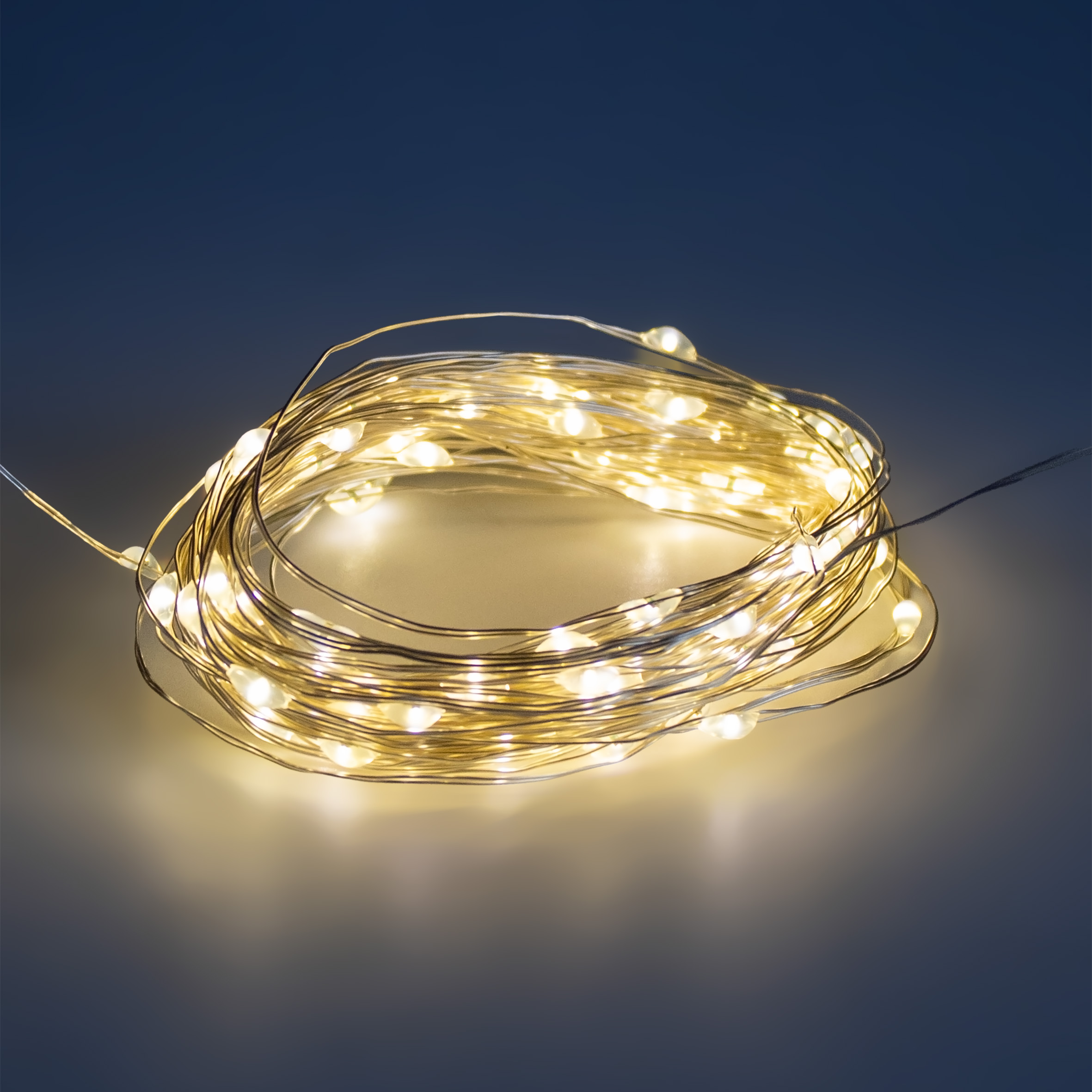 Außen Draht Lichterkette wiederaufladbar 10 m mit Timer - 100 LED - Garten Dekobeleuchtung warm weiß mit 8 Funktionen