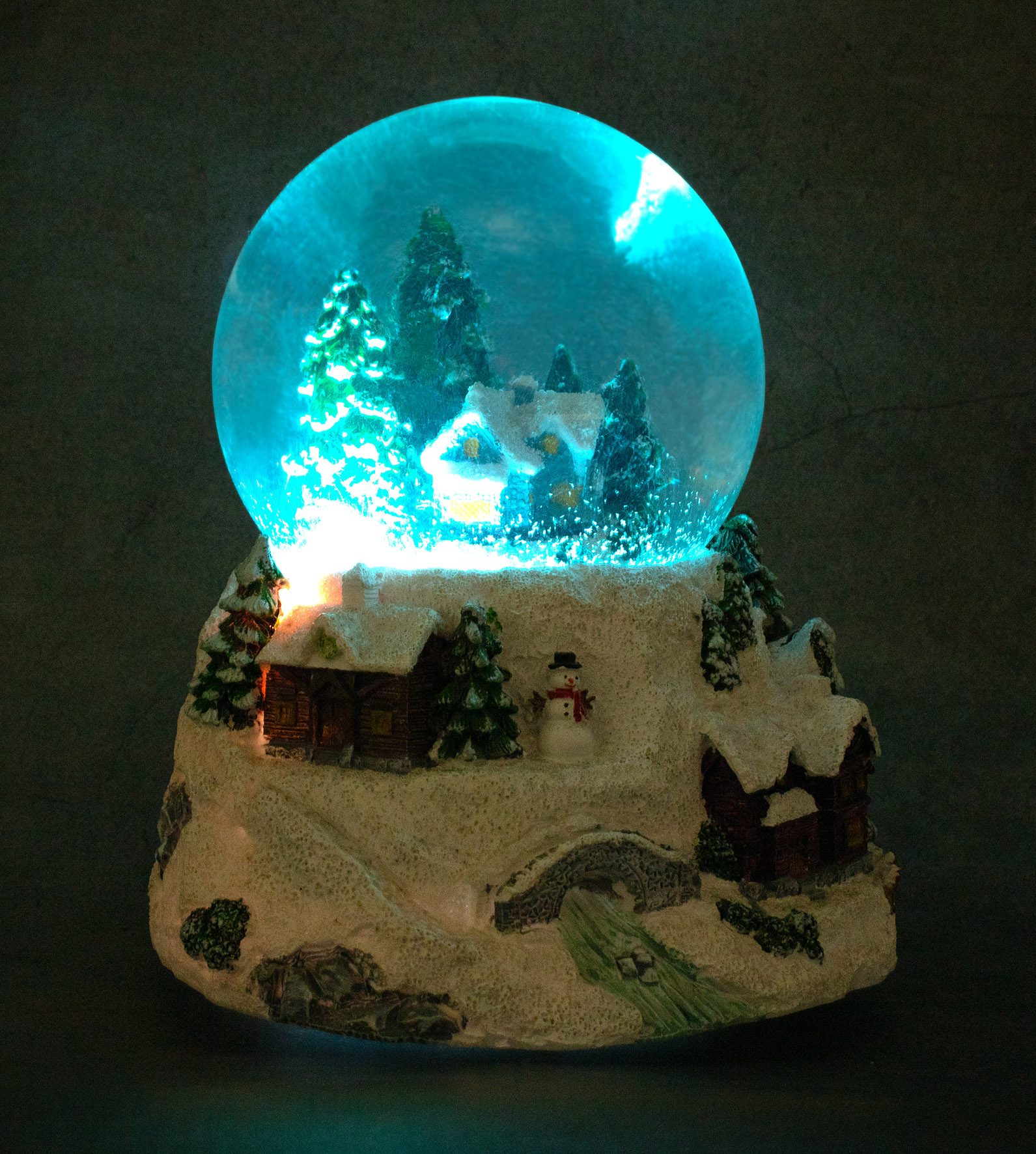 LED Schneekugel Weihnachtsdorf mit Musik - 16 x 14 cm - Weihnachts Spieluhr mit Beleuchtung