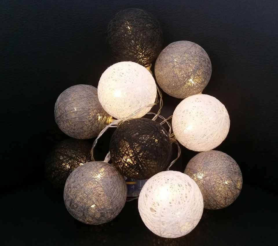 LED Lichterkette mit 10 Raphia Kugeln - Farbe wählbar - Deko Beleuchtung mit Baumwollkugeln