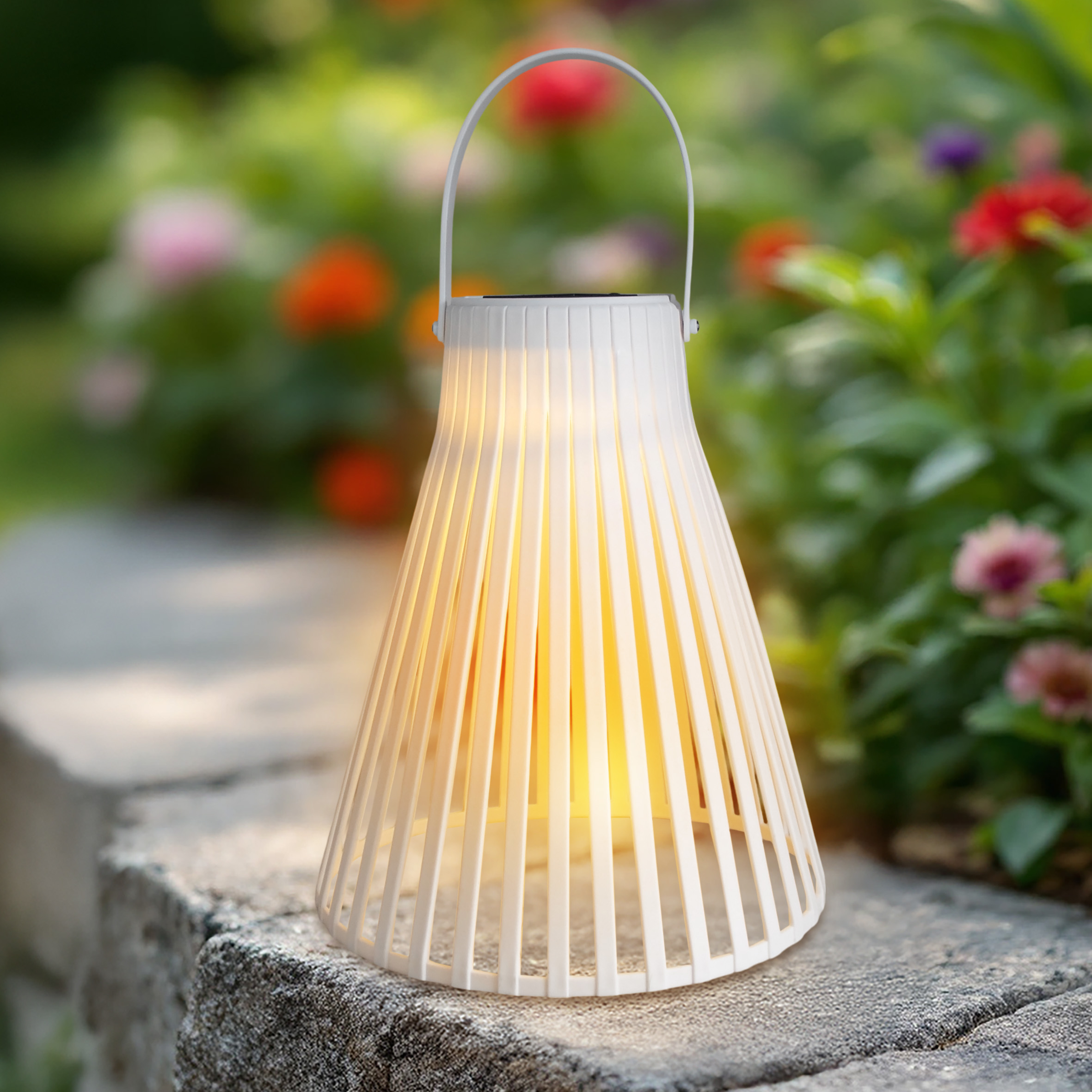 Solar LED Laterne weiß in Trichterform - 23 cm - Garten Hängeleuchte warmweiß für Außen und Innen