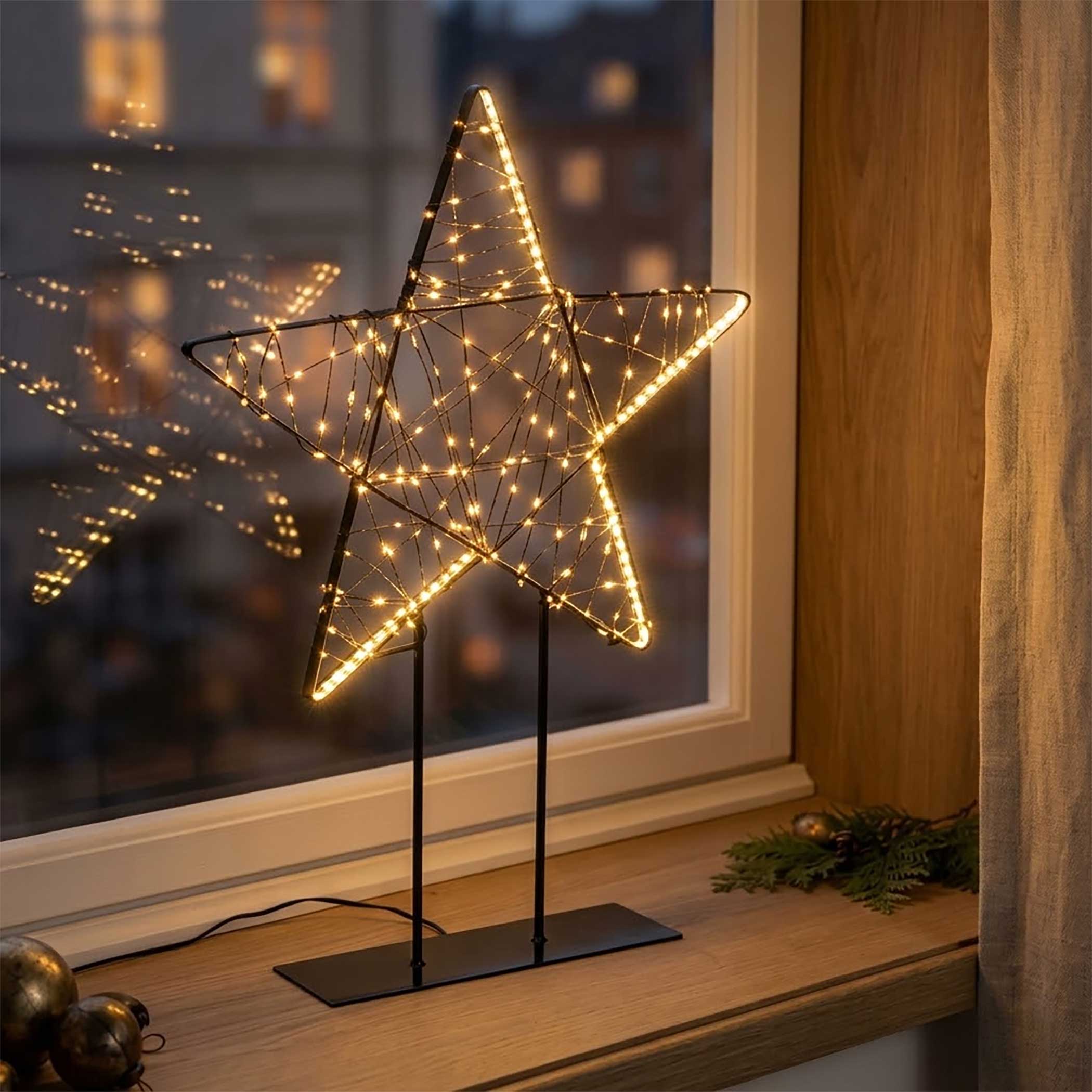 LED Metall Stern schwarz auf Fuß mit Twinkle Effekt für Innen - 50 x 35 cm - Leuchtstern mit 350 funkelnden LEDs in warm weiß