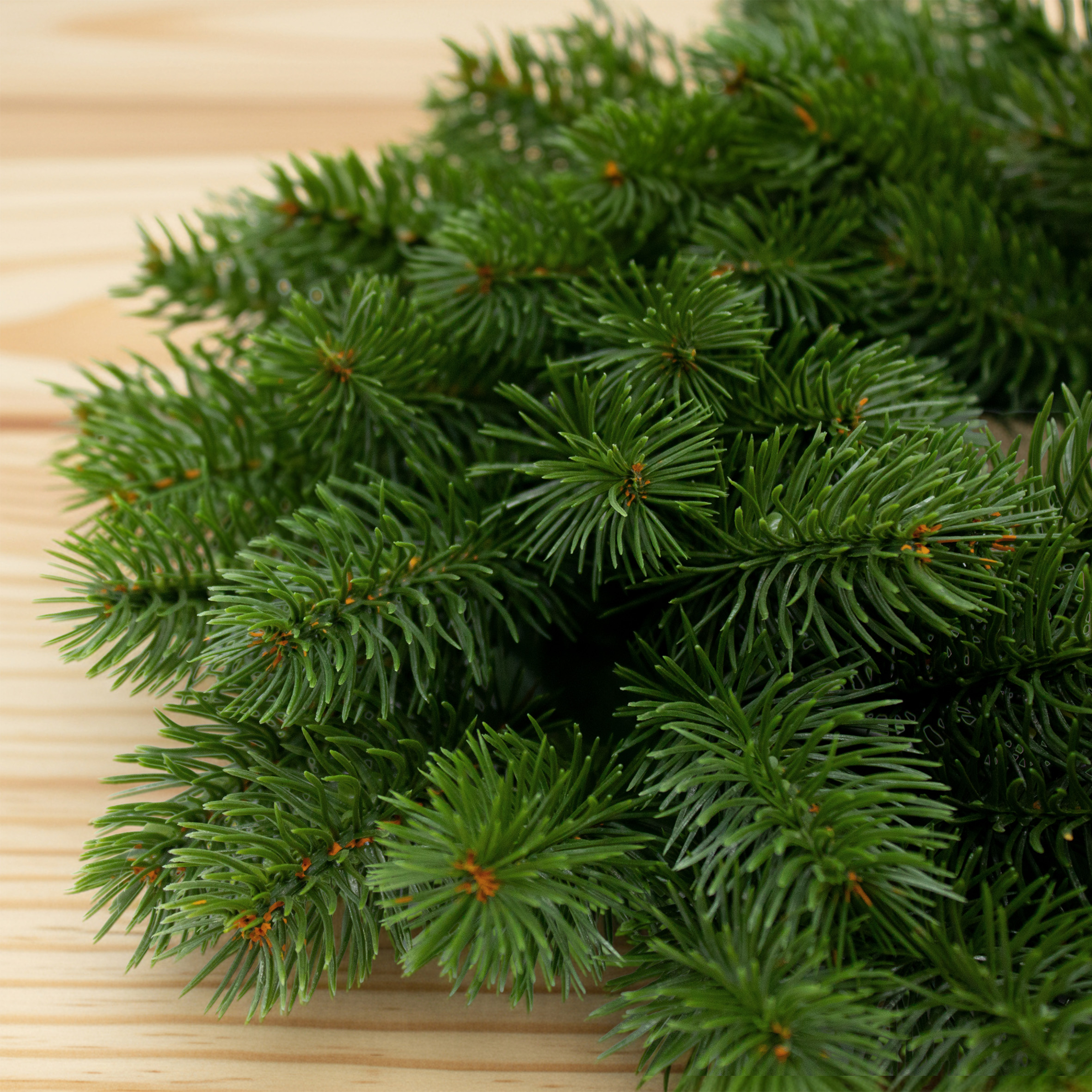 Künstlicher Spritzguss Tannenkranz grün halbgebunden - 37 cm - Weihnachts Türkranz mit naturgetreuen Kunst Tannenspitzen
