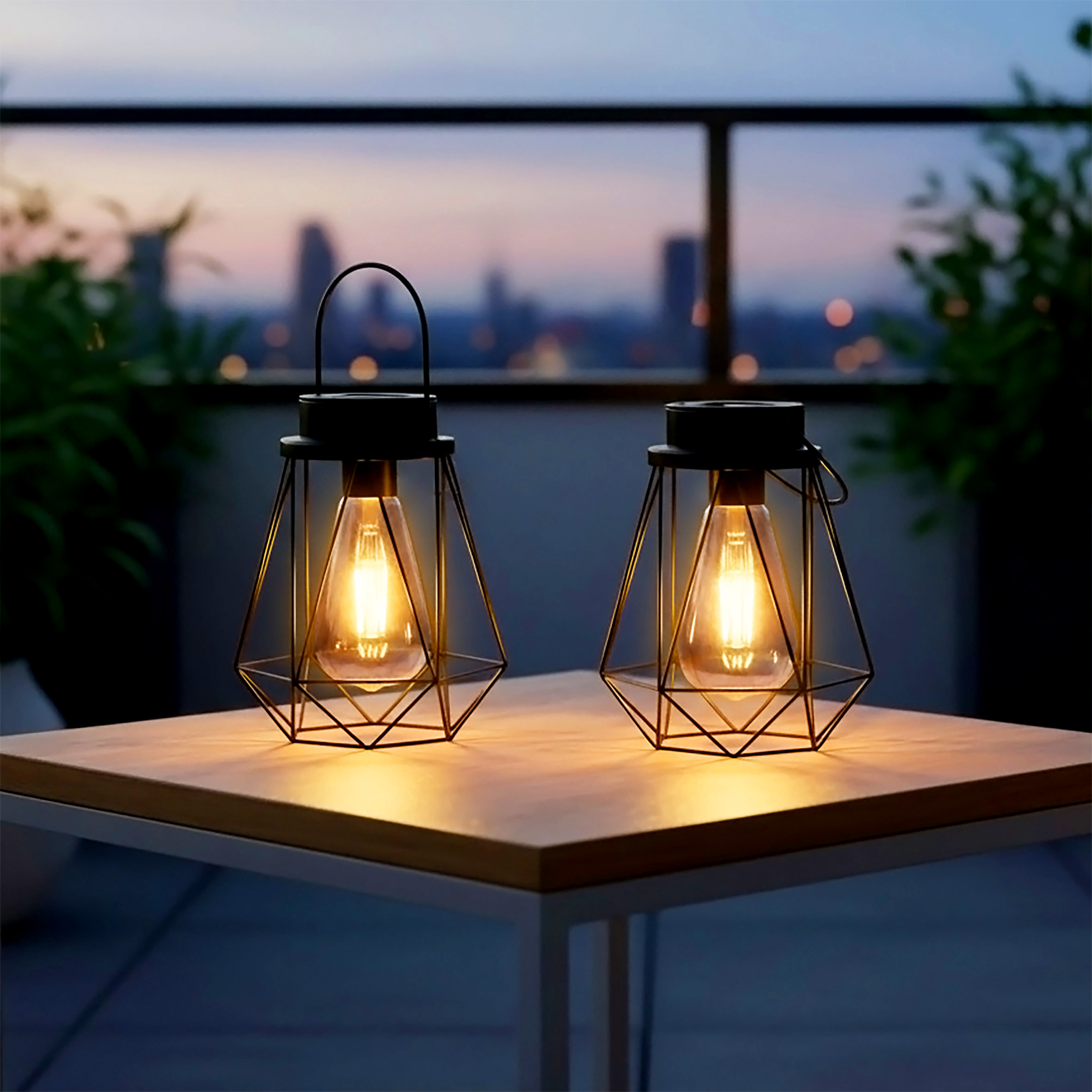 Solar Laterne schwarz 18 x 15 cm zum Hängen oder Stellen - 2er Set - Industrial Design Dekoleuchte mit LED Glühbirne warm weiß