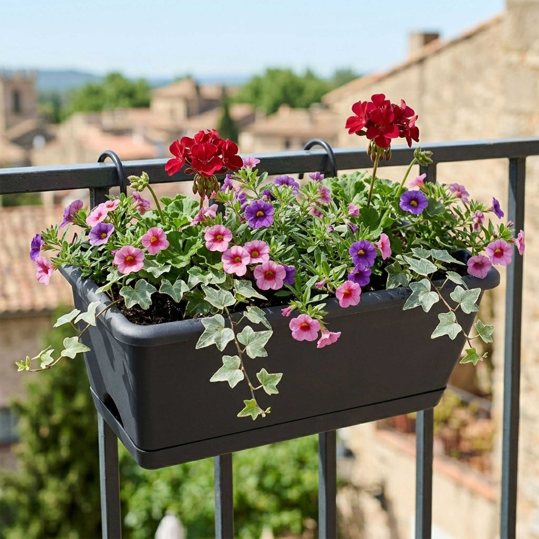 Balkon Blumenkasten mit Halterung und Bewässerungssystem - 40 cm oder 60 cm - Kunststoff Geländer Pflanztopf in anthrazit - Blumentopf Pflanzkasten zum Einhängen mit Wasserablauf