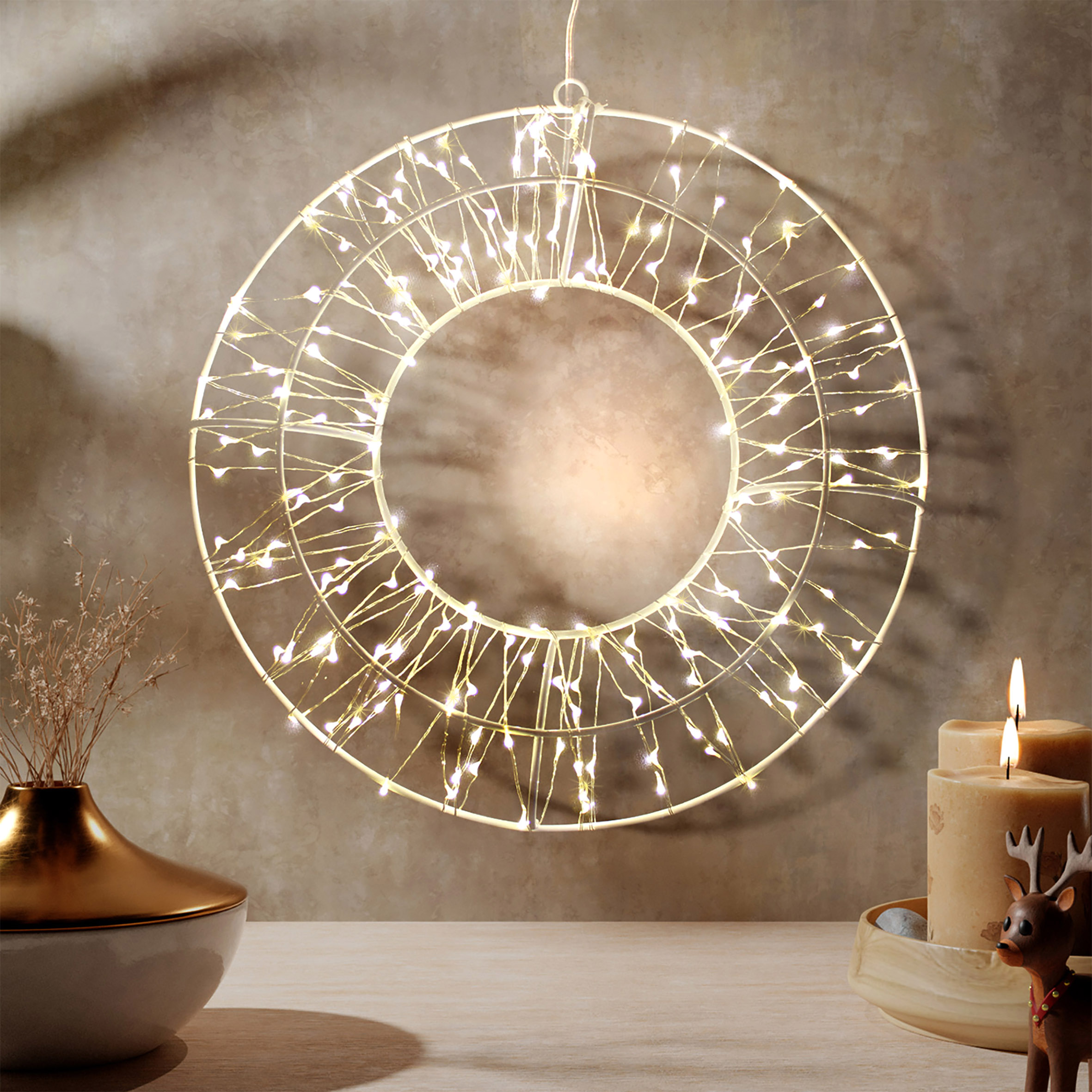LED Metall Kranz weiß mit 200 Lichtern in warm weiß mit Timer - Ø 30 cm - Weihnachten Deko Beleuchtung für Außen mit Stecker
