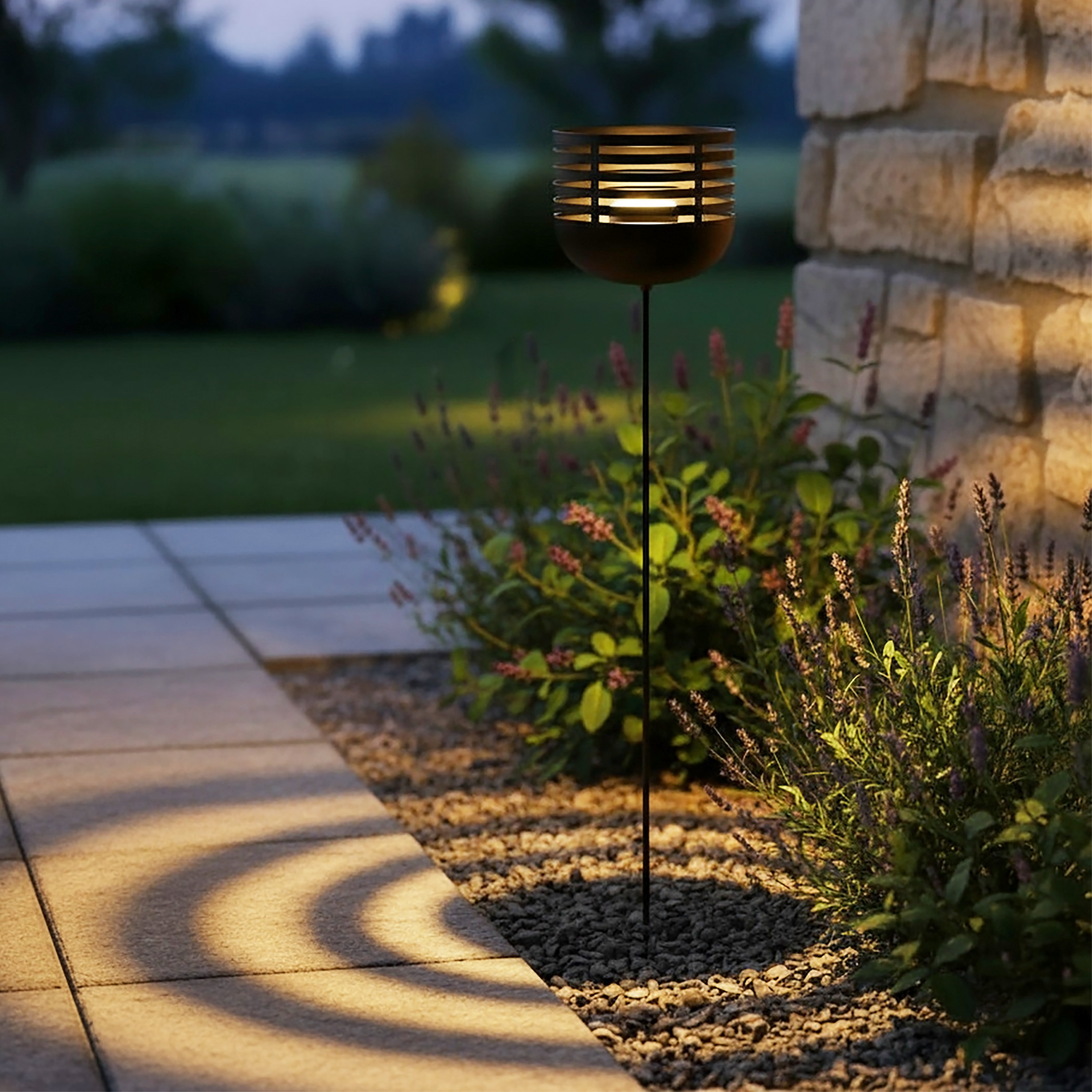 Metall Windlicht Gartenstecker schwarz - H 100 cm - Gartendeko Kerzenhalter mit Erdspieß