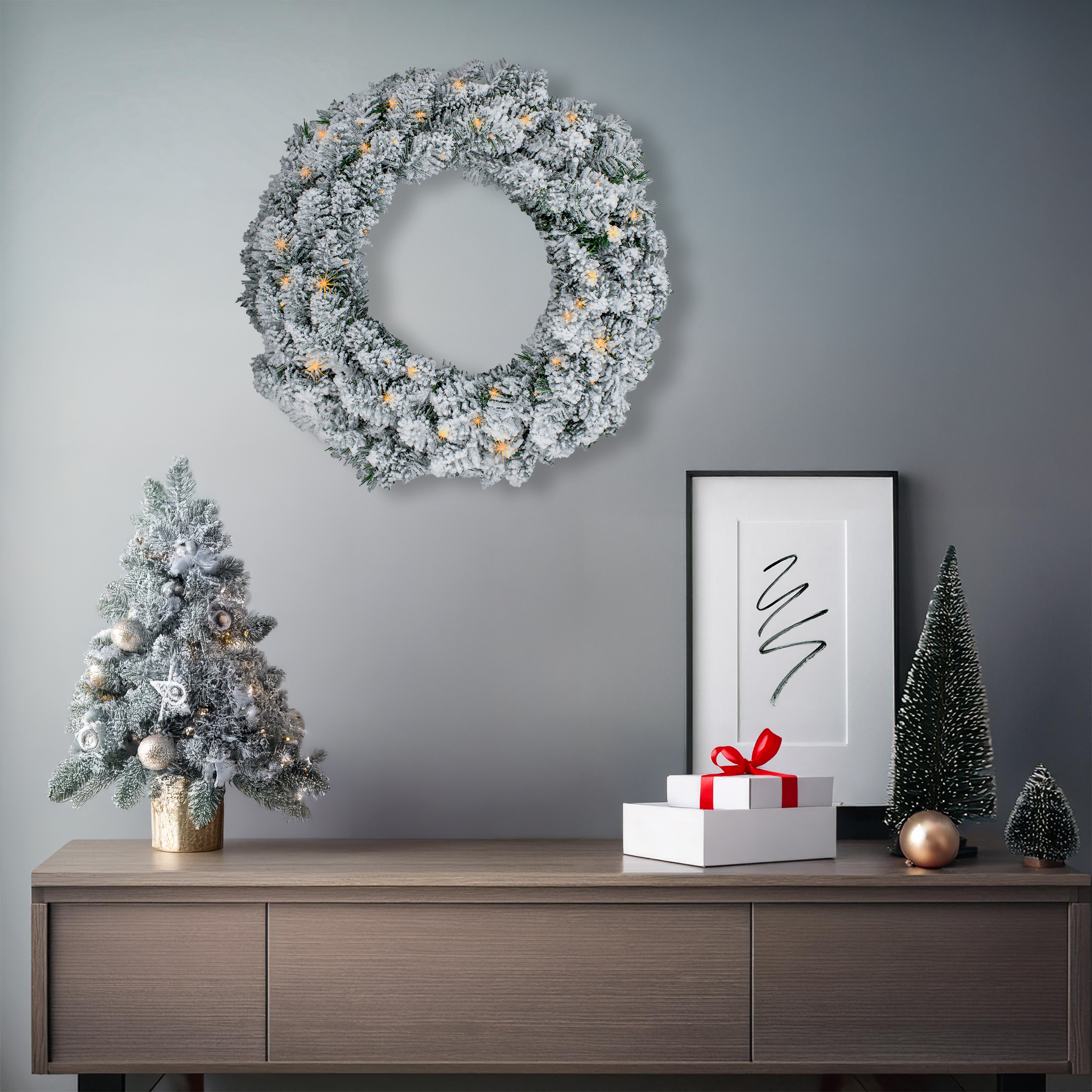 LED Tannenkranz mit Schnee und Glitzer warm weiß beleuchtet - 51 cm / 35 LED - Weihnachtskranz Batterie betrieben mit Timer