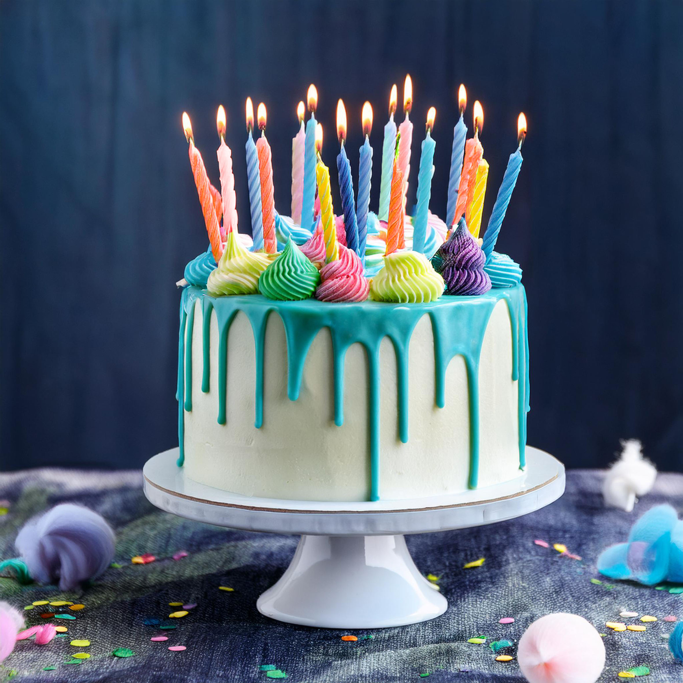 Spiralkerzen mit Halterung in 8 bunten Farben - 64 Stück - Geburtstagskerzen für Kuchen Torten Muffins