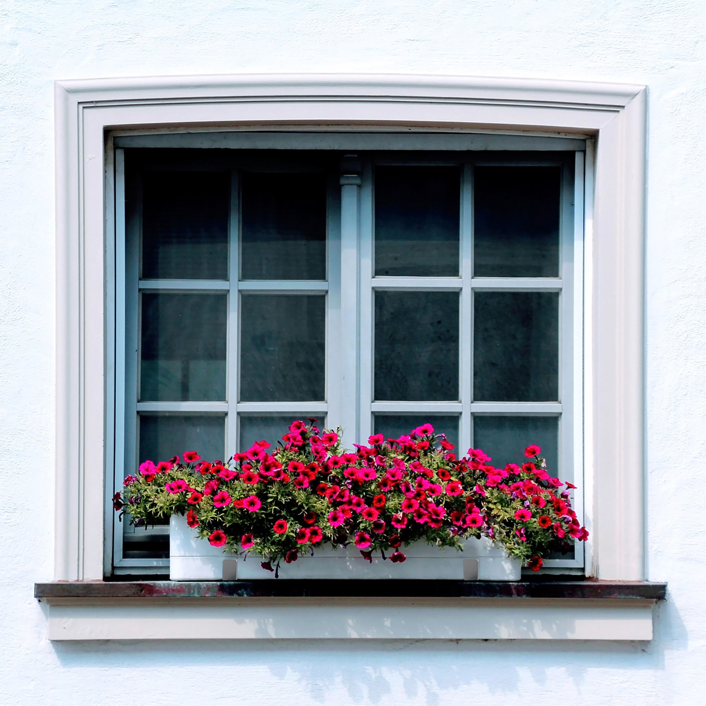 Blumenkasten Halter 2er Set bis 50 kg individuell verstellbar - hellgrau - Metall Halterung für eckige Balkongeländer von 4-7 cm